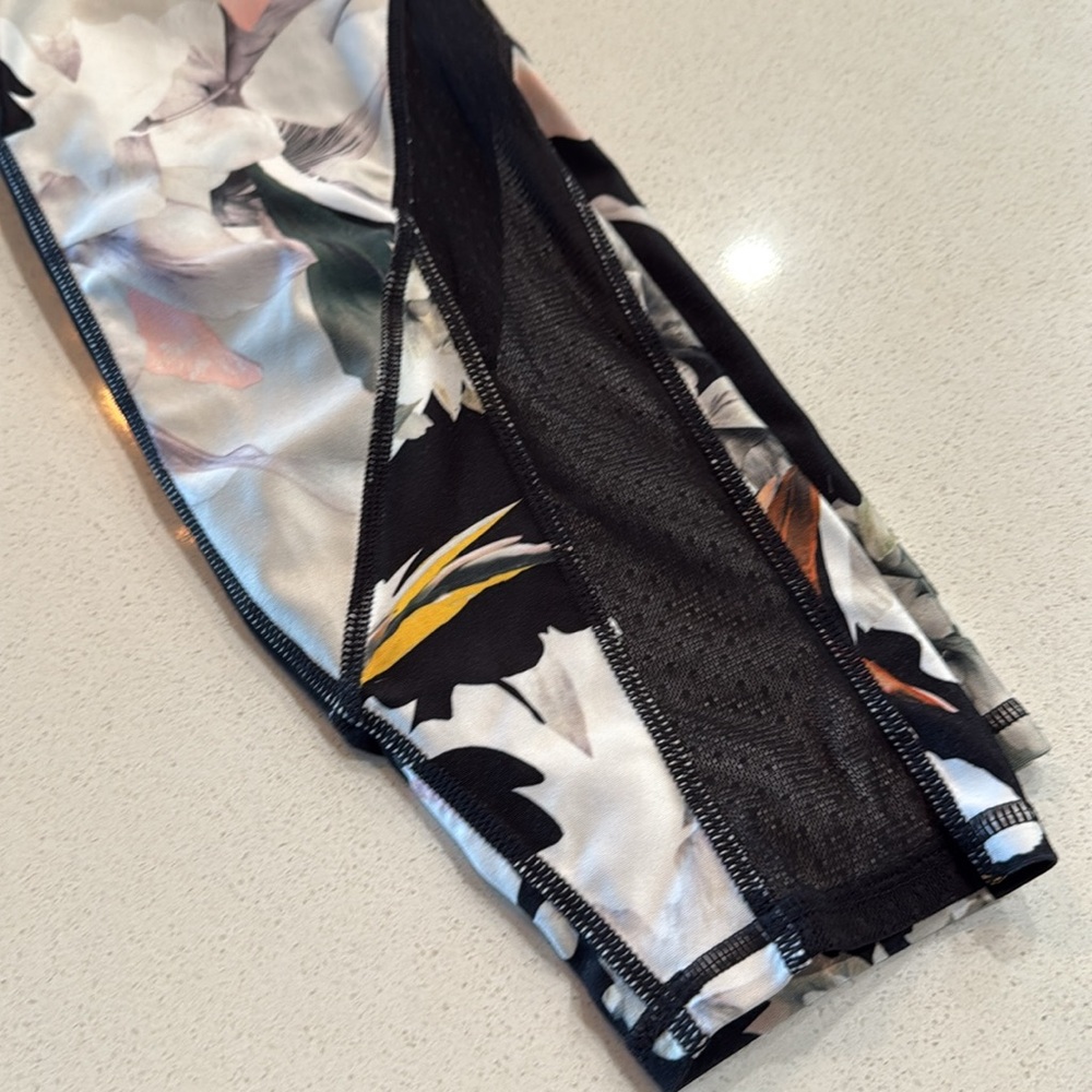 Athleta Leggings Size Medium - Picture 9 of 10